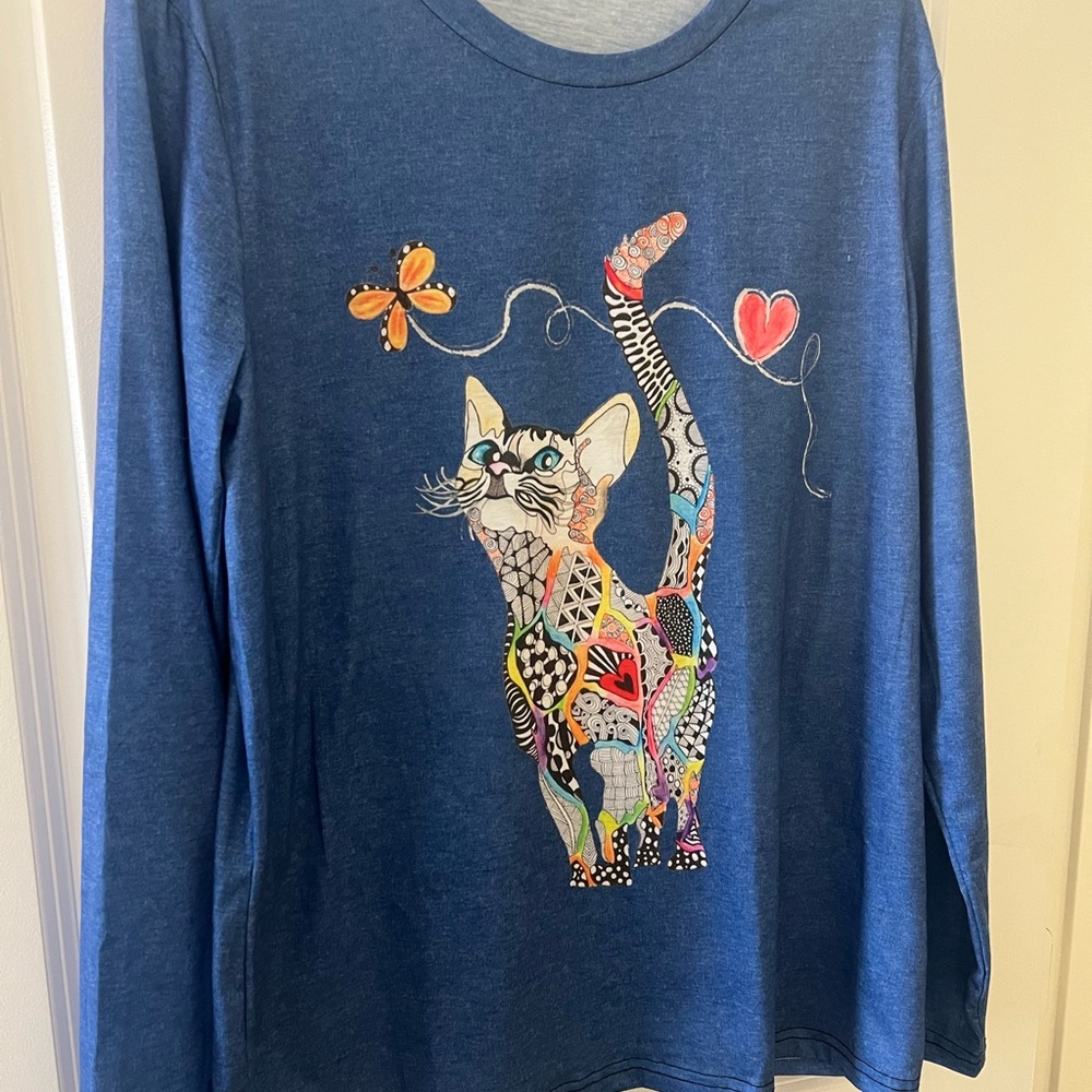 Darling Long sleeved, light weight top!